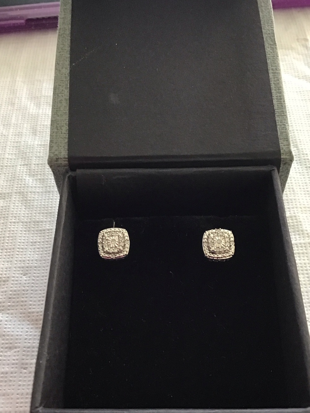 Classic Silver Cushion Stud Diamonds chips Earrings - Women's Jewelry